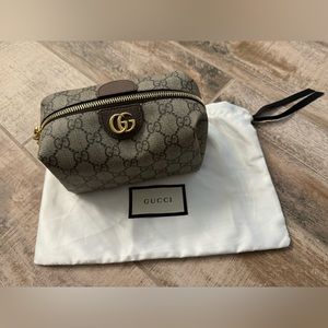 GUCCI Ophidia GG Toiletry Case